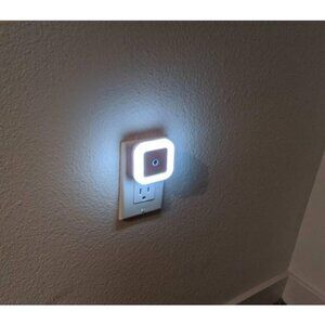 6 pc LED Night Light Lamp with Smart Sensor Dusk to Dawn Sensor, Daylight White